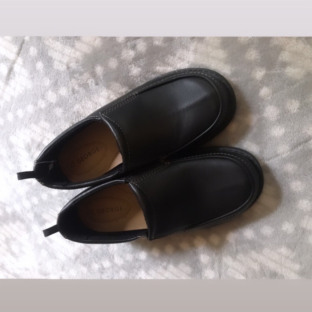 BNWT George boys dress shoes